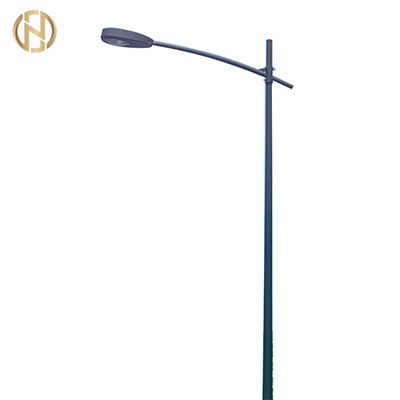 Pólo de luz de rua galvanizado a quente com características personalizáveis para iluminação elegante