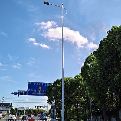 Pólo de luz de rua cônico / poligonal / redondo com galvanização a quente