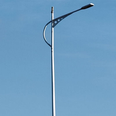 Pólus de luz de rua de aço galvanizado a quente para soluções de iluminação exterior personalizáveis em forma cônica / poligonal / redonda