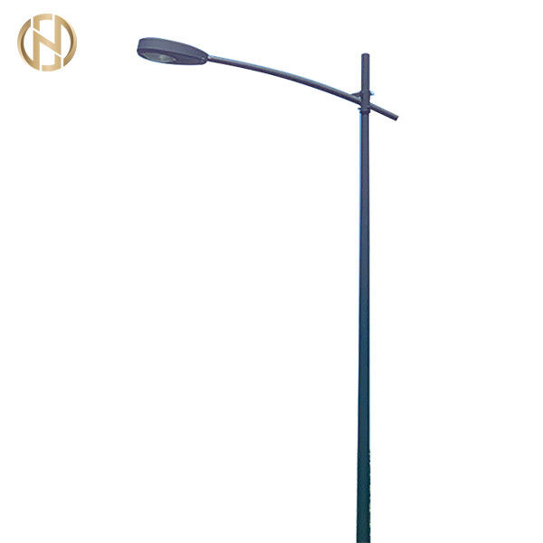 Pólo de luz de rua galvanizado a quente com características personalizáveis para iluminação elegante