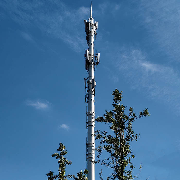 Antenas de aço galvanizadas a quente, monopólios com plataforma