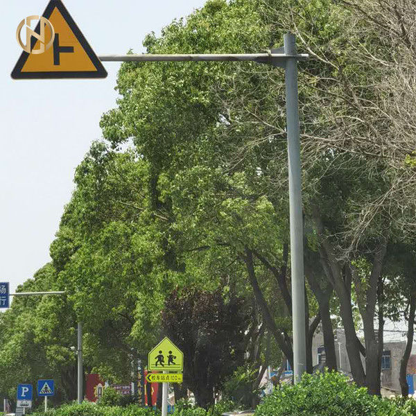 O sinal de rua conveniente Polo galvanizou o anti projeto 3-10M sísmico