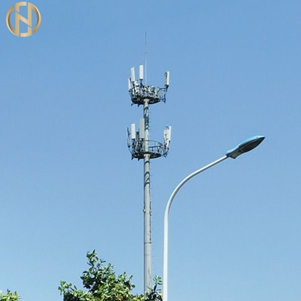 Terra piramidal clara solar da forma de polo de rua multi montada com placa de base